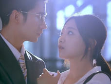 短剧《霍总找错媳妇撩对人》剧情介绍