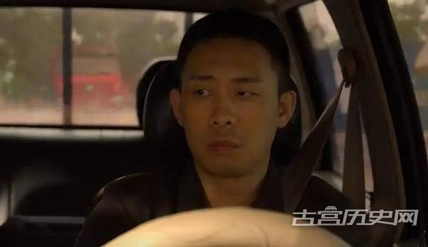 《九部的检察官》雷旭为什么开破车？