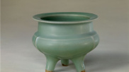 故宫馆藏龙泉窑青釉鬲式三足炉
