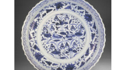 景德镇窑青花鸳鸯荷花满池娇纹花口盘