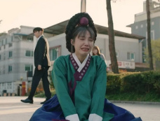 韩剧《她的日与夜》第1集分集剧情介绍