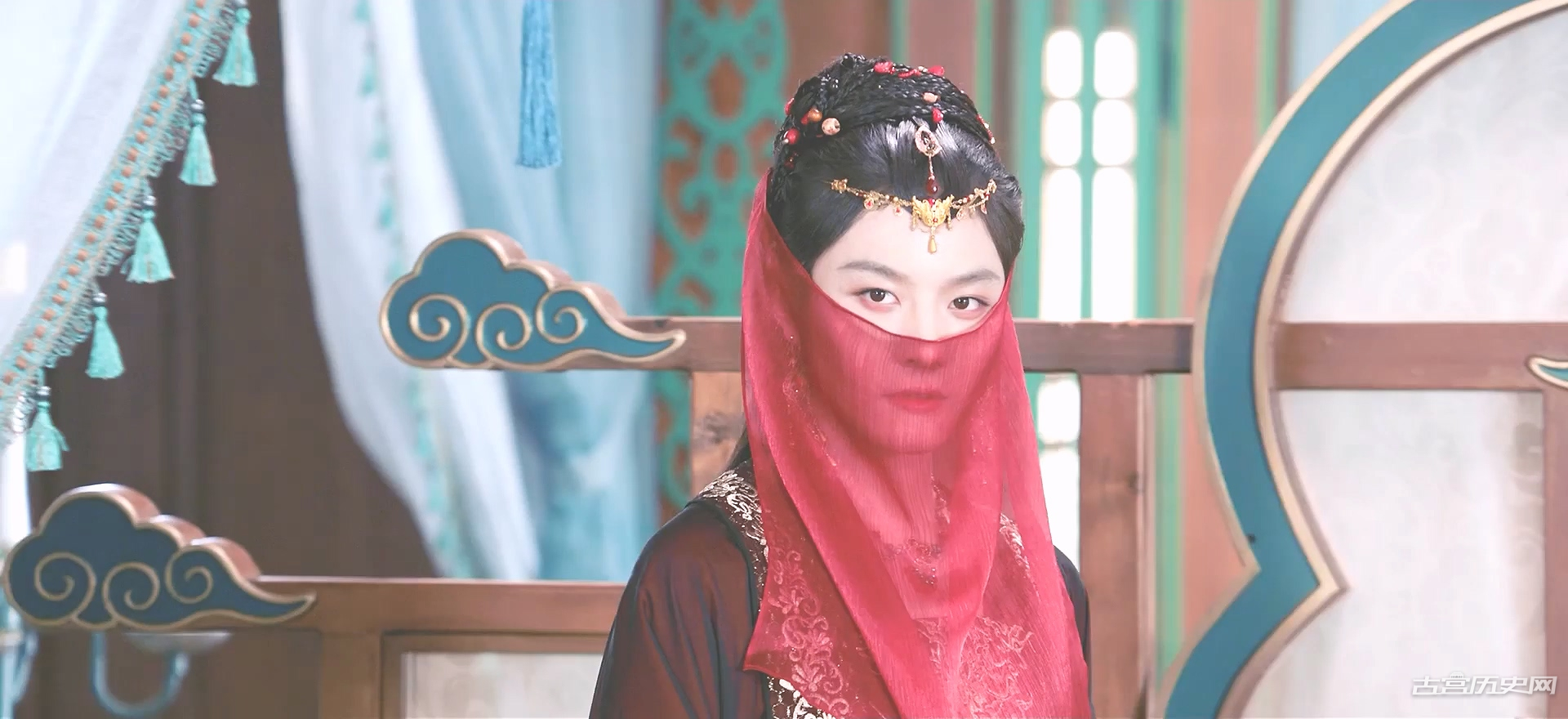 《祈今朝》洛埋名男扮女装的原因