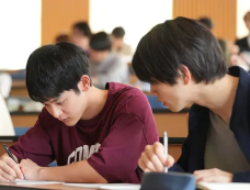 《向阳之处必有声》第1集分集剧情