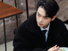 《你比星光美丽》韩廷两次演讲的区别