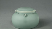 故宫馆藏翠青釉三系盖罐