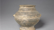 故宫馆藏灰陶刻划三角纹双系罐简介