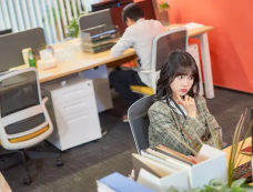 《白小姐的人生被剧透了》第13集分集剧情介绍