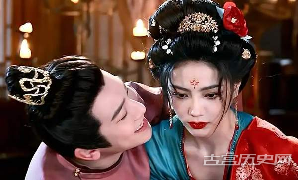 《珠帘玉幕》白校书为什么对明镜台落井下石？白校书针对明镜台的原因？