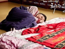 韩国人睡在地板上的原因