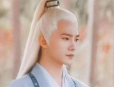 《<em>且试天下</em>》黑丰息为什么头发变白了