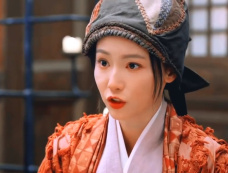 《度华年》上官雅上一世结局是什么