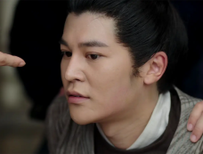 墨雨云间薛芳菲为什么要帮叶家