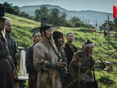 Netflix电影《战,乱》评论+剧情+4解析+结局:因阶级和战乱而被撕裂的友谊