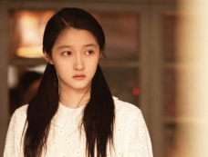 《小巷人家》范丞丞和关晓彤是什么关系