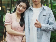 短剧《寒窗十年高考后首富爸妈摊牌了》剧情介绍