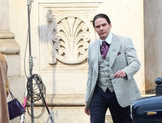 《成为卡尔·拉格斐》电影剧情介绍