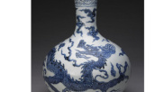 故宫馆藏青花云龙纹天球瓶
