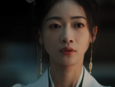 《墨雨云间》薛芳菲死了吗