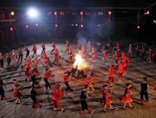 土家族提前一天过年的原因