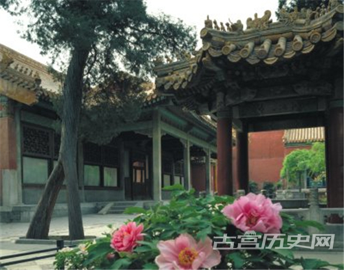 御花园东西井亭