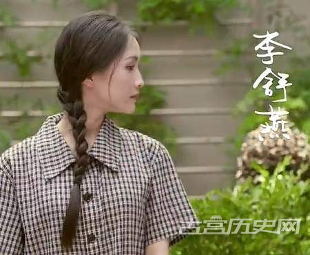 《我勒个去我老娘成了我闺蜜》剧情介绍