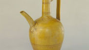 故宫馆藏黄釉执壶