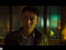 《孤战迷城》覃墨卿的三重身份是什么