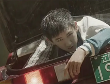 《看不见影子的少年》有哪些疑点