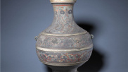 故宫馆藏凸雕龙凤纹彩绘陶壶