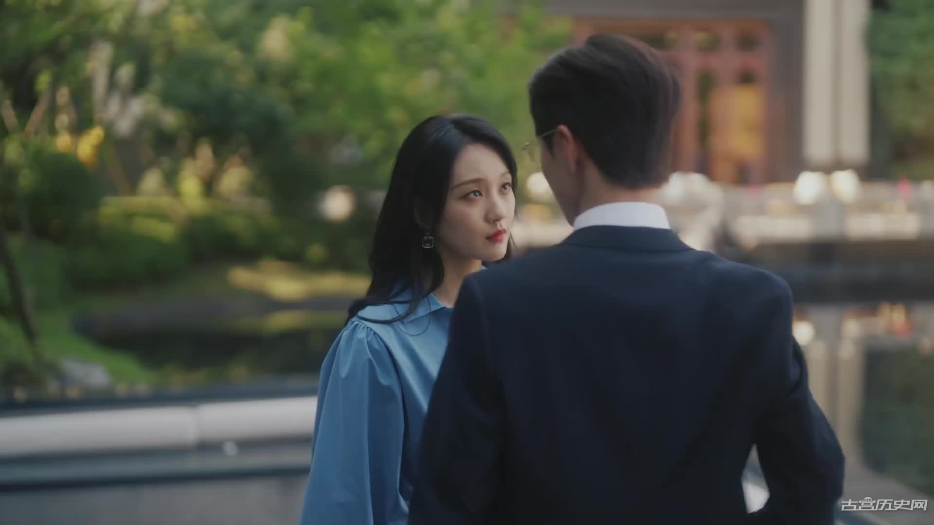 《向她逆光而来》第15集分集剧情故事