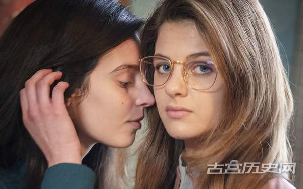《我的天才女友》女友莉拉爱的人是谁，莉拉结局解析