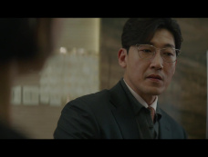 《白雪公主必须死》第1集分集剧情介绍