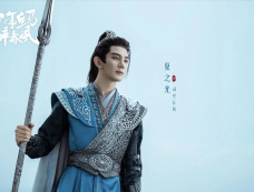 《少年白马醉春风》叶鼎之和叶啸鹰什么关系