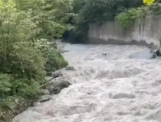 龙漕沟山洪原因