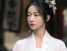 《墨雨云间》薛芳菲身份暴露