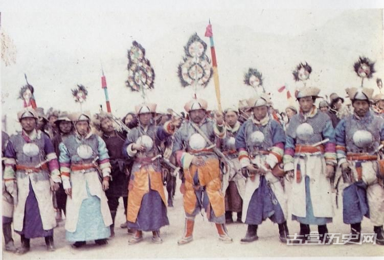 西藏某位土司的“中世纪”骑兵部队。