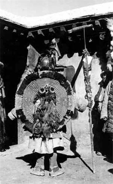 西藏某位土司的“中世纪”骑兵部队。