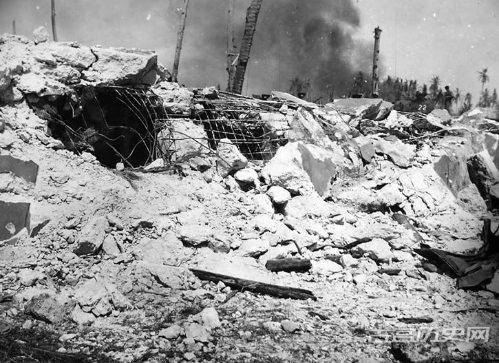 被美军摧毁的日军工事。