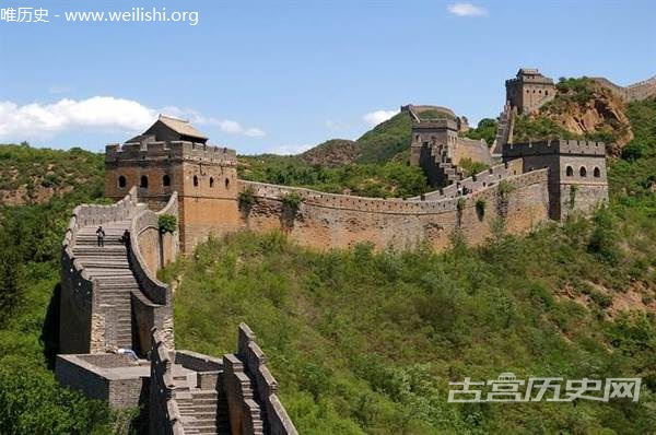 长城是古代第一军事防御工程。