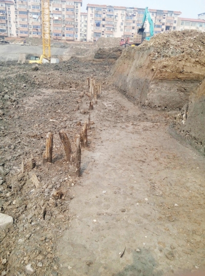 江苏仪征一工地发现疑似宋城墙遗址 考古部门正在发掘