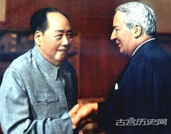 1974年5月会见英国首相希思。