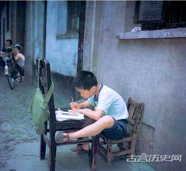 1982年的中国儿童。