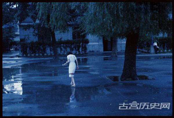 1984年6月，雨后，北京171中学操场。