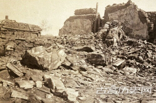 1895年，田庄台，战火损坏的寺庙。