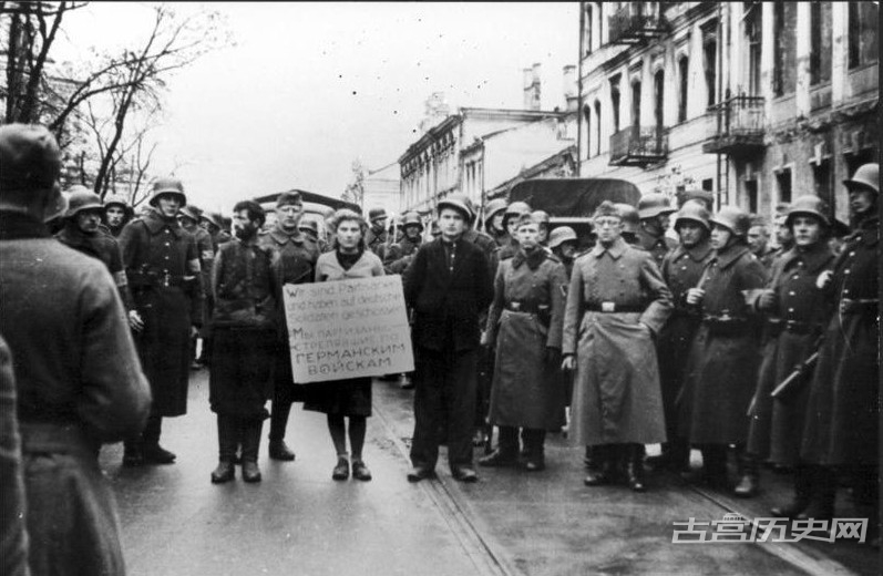 苏联女英雄被德军绞死全程