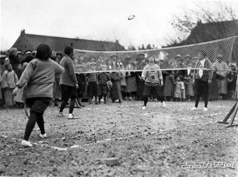 1932年，金陵女子文理学院运动会上的网球比赛。