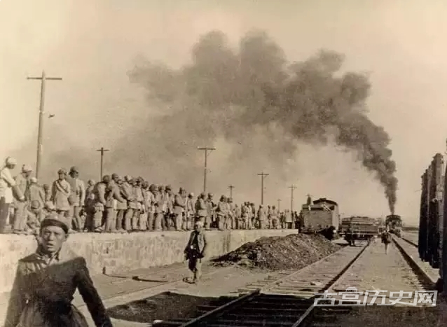 1945年8月22日，八路军解放丰镇城。(吴群 摄)