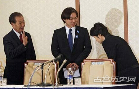 金贤姬是首次见到日本绑架受害者家属。