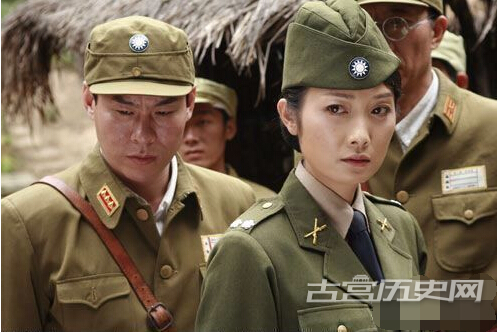 电视剧中的国军女兵形象。