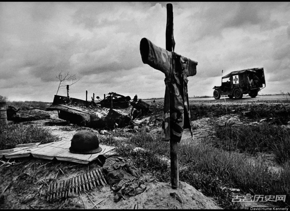 8月29日，美国《赫芬顿邮报》公布了一组越南战争时期3位新闻记者冒死拍摄的难得一见的旧照。